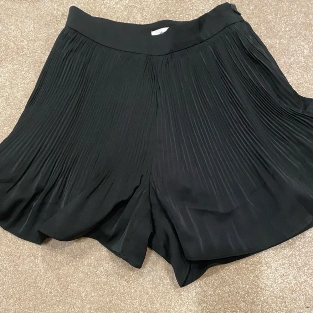 Idem‎ Ditto women’s size small Milla black pleated shorts new with tags